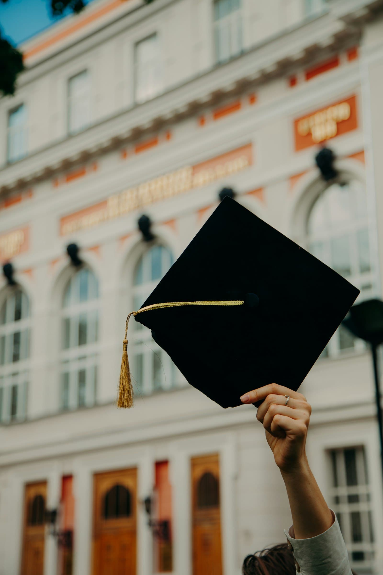 Collecting Graduation Ceremony Photos in One Place